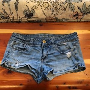 American Eagle distressed Jean shorts 6 stretch